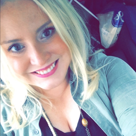 Meet your Posher, Anne - Picture 1 of 1